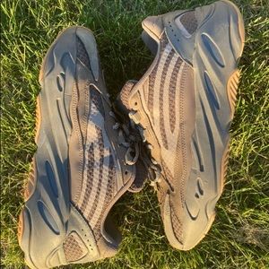 Yeezy Adidas Boost 700 V2 in Geode